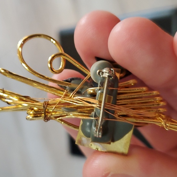 Funky & Fun Pin - Picture 3 of 4